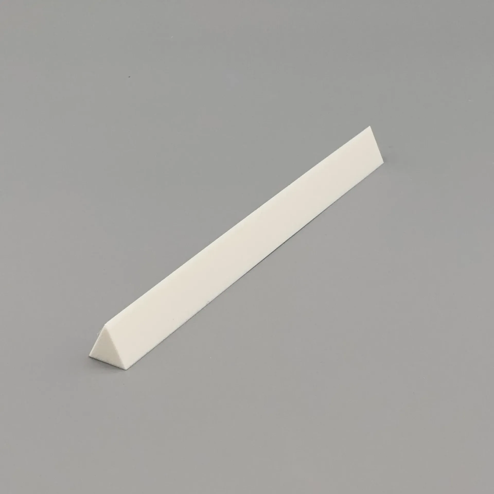 [RCJ-ARENA_RESC_SPEED_BUMPS_1.0] Triangular Speed Bump 24 x 2 x 2cm