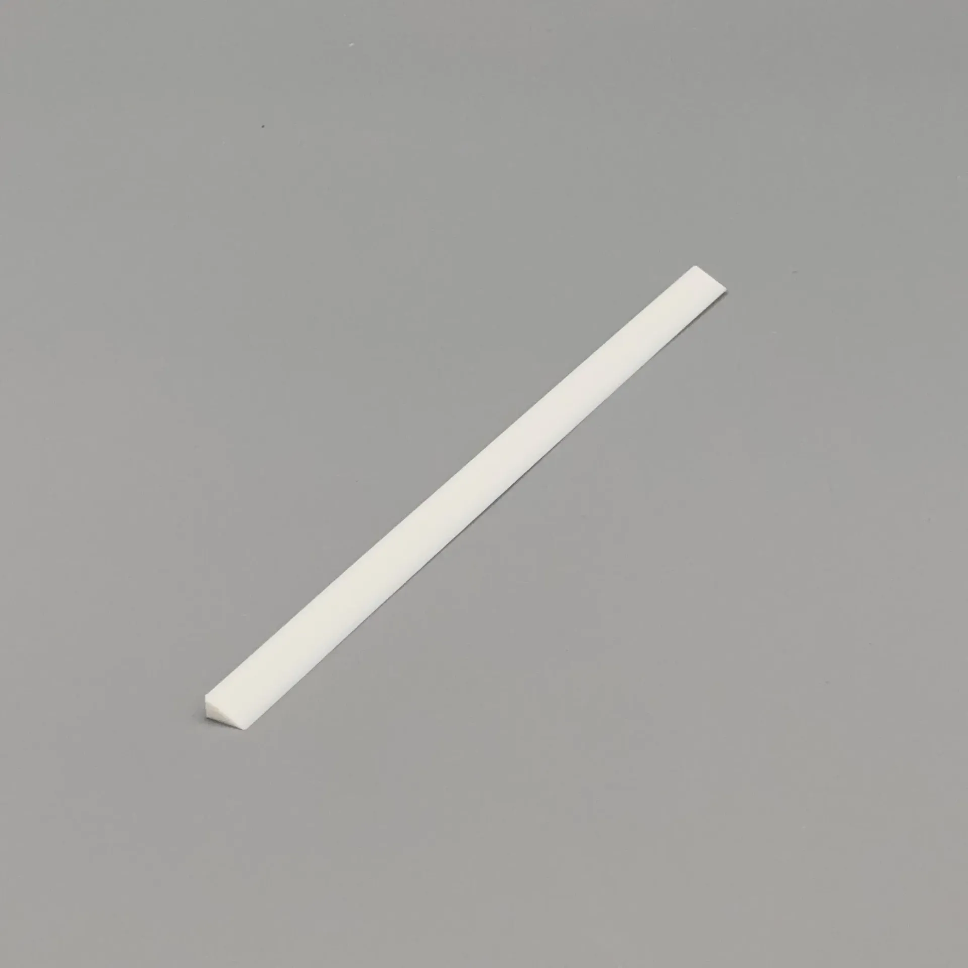 [RCJ-ARENA_RESC_SPEED_BUMPS_1.0] Right-Angled Triangular Speed Bump 24 x 1 x 0.5cm